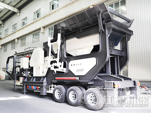 流動(dòng)石子破碎機(jī)：輪胎式