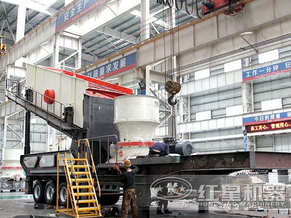 流動(dòng)石子破碎機(jī)：輪胎式配圓錐破