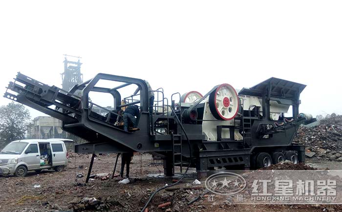 車載一體式破碎機(jī)+顎式破碎機(jī)現(xiàn)場(chǎng)