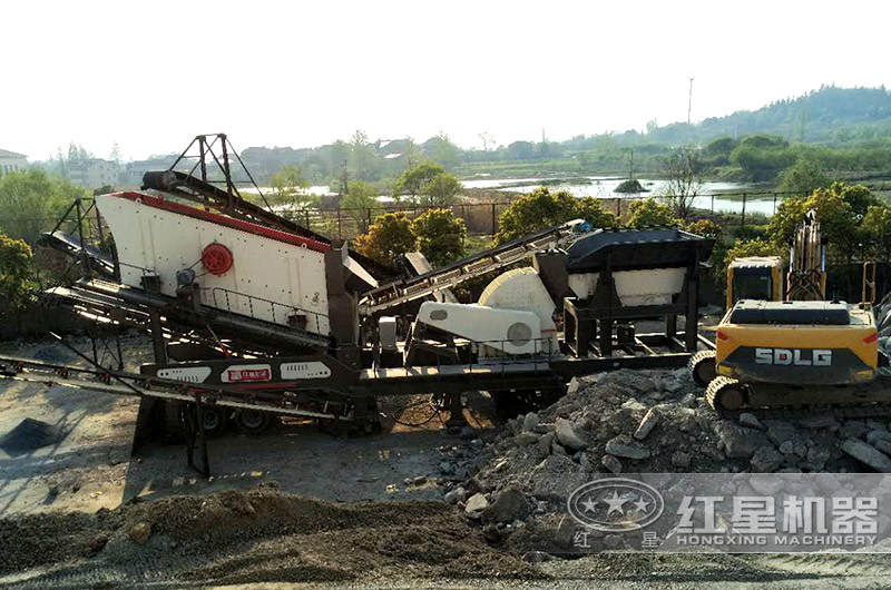 甘肅時產(chǎn)300噸青石移動制砂生產(chǎn)線現(xiàn)場